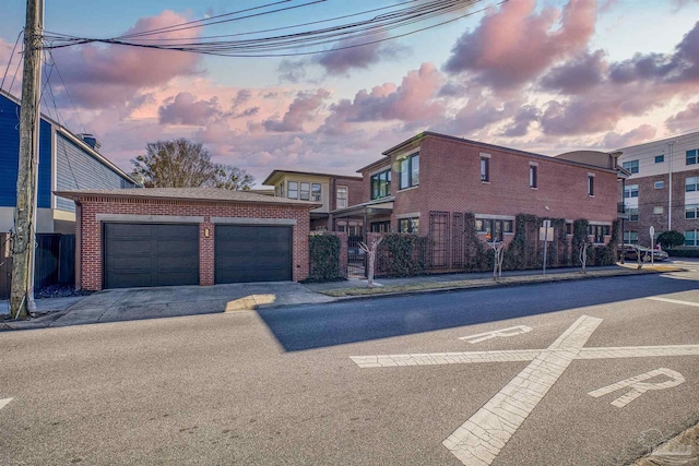 view of front facade featuring a garage