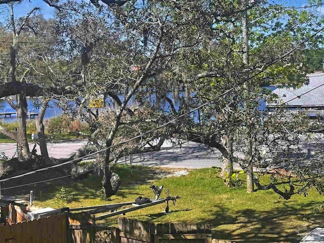 2701 E De Soto St, Pensacola, FL 32503 - view of yard
