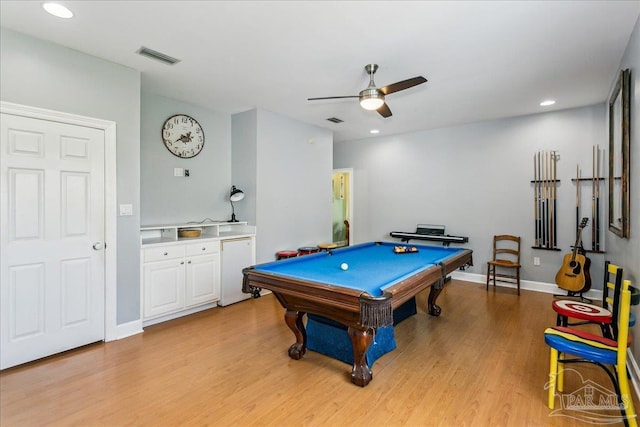 playroom featuring light wood-style flooring, a ceiling fan, pool table, recessed lighting, and visible vents