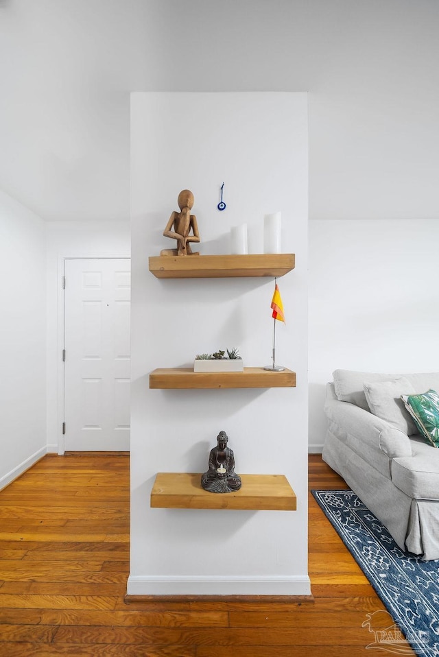 2007 E Gadsden St Unit 105, Pensacola, FL 32501 - detailed view of wood finished floors and baseboards