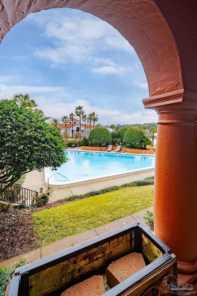 2007 E Gadsden St Unit 105, Pensacola, FL 32501 - view of community pool