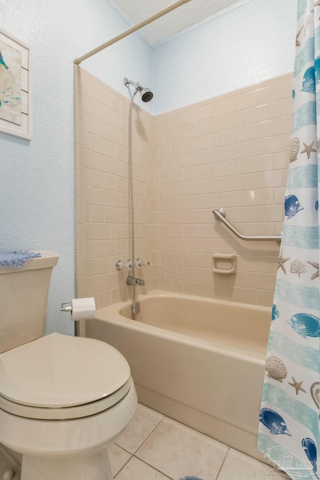 6028 Laurelwood Dr, Milton, FL 32570 - bathroom featuring shower / bath combo, toilet, tile patterned flooring, and a textured ceiling