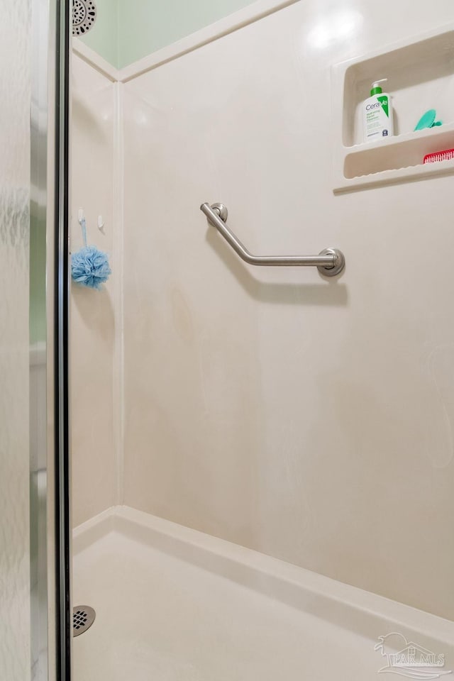 6028 Laurelwood Dr, Milton, FL 32570 - full bathroom with a shower stall