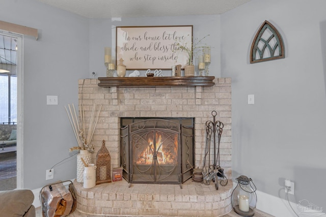 room details featuring a fireplace