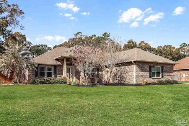 view of front of property with a front yard