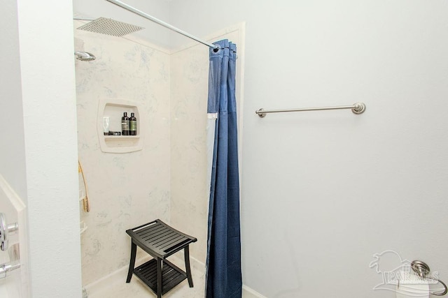 bathroom with curtained shower