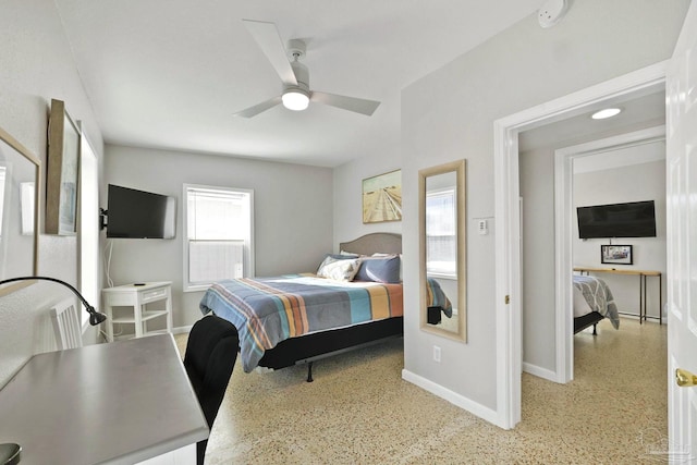 bedroom with ceiling fan