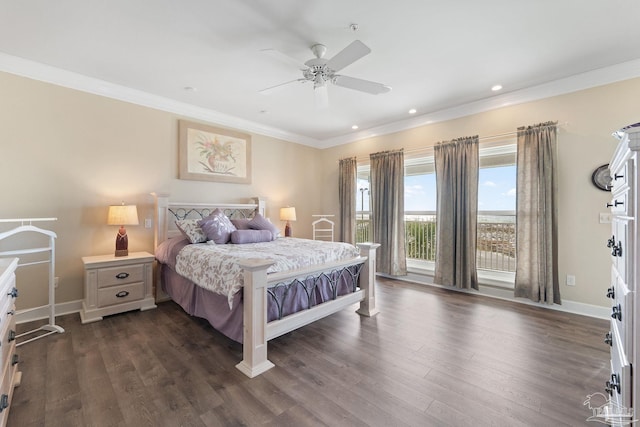 bedroom with recessed lighting, dark wood-type flooring, a ceiling fan, baseboards, and ornamental molding