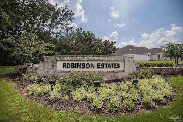 view of community / neighborhood sign