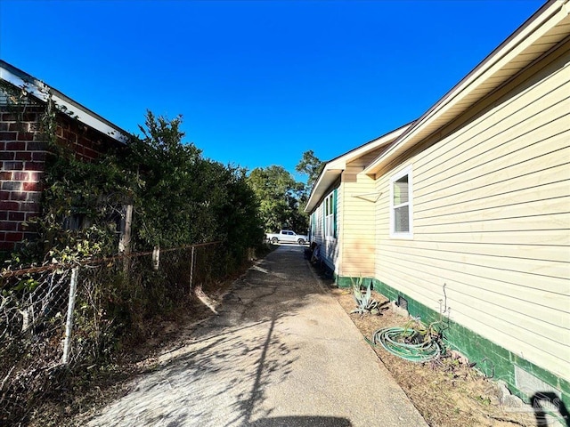 1007 W Wright St, Pensacola, FL 32501 - view of side of property with fence