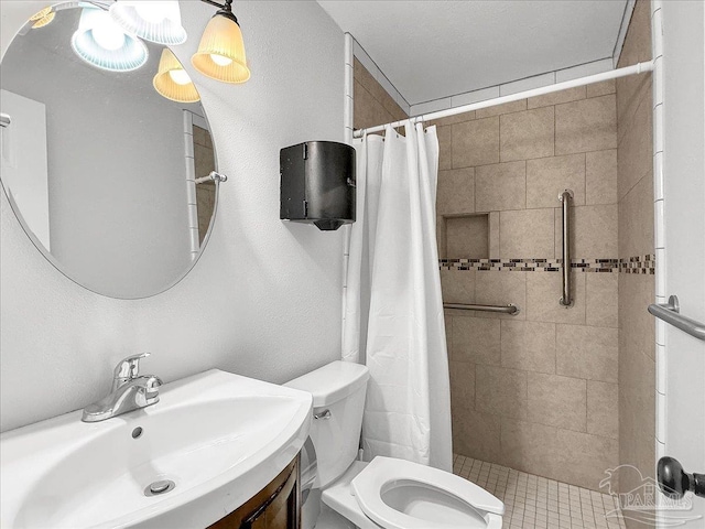 1007 W Wright St, Pensacola, FL 32501 - full bath featuring toilet, vanity, and a stall shower