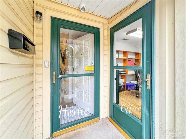 1007 W Wright St, Pensacola, FL 32501 - doorway to property with visible vents