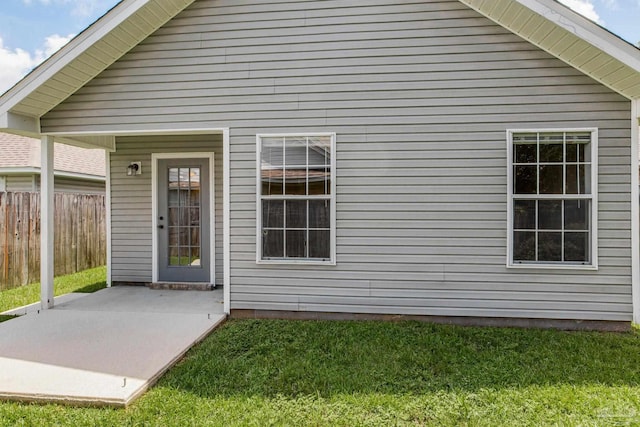 6027 Dallas Ave, Pensacola, FL 32526 - property entrance