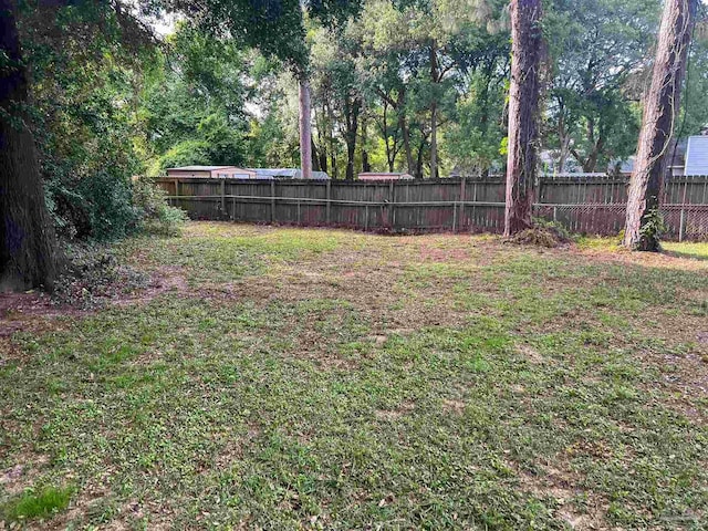 6255 Memphis Ave, Pensacola, FL 32526 - view of yard