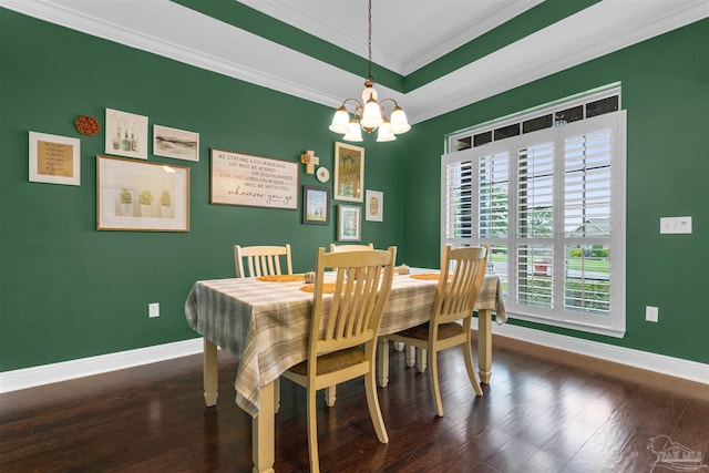 dining space featuring crown molding, a notable chandelier, and dark hardwood / wood-style floors