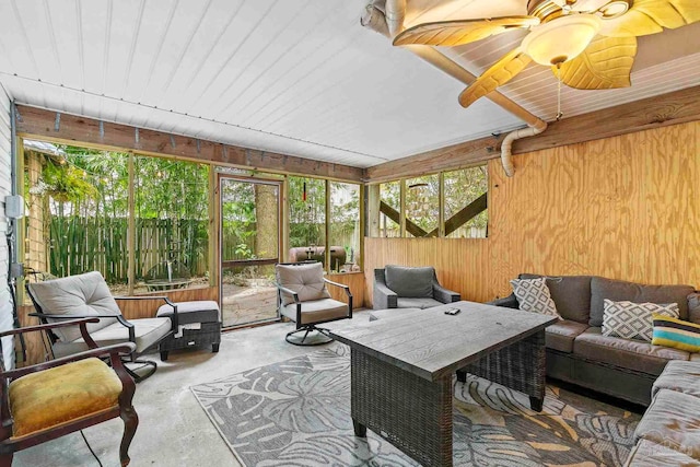 sunroom / solarium with ceiling fan