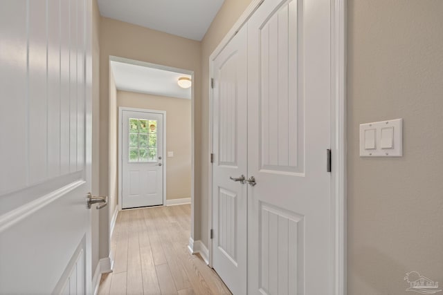 1804 Twin Pine Blvd, Gulf Breeze, FL 32563 - hallway featuring light wood-style floors and baseboards