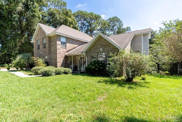 view of front of house featuring a front yard