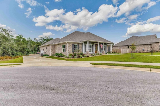 view of front of house with a front lawn