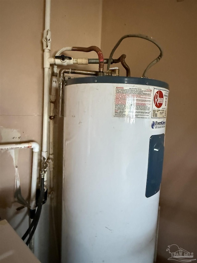5325 Bob Sikes Blvd, Jay, FL 32565 - utility room featuring electric water heater