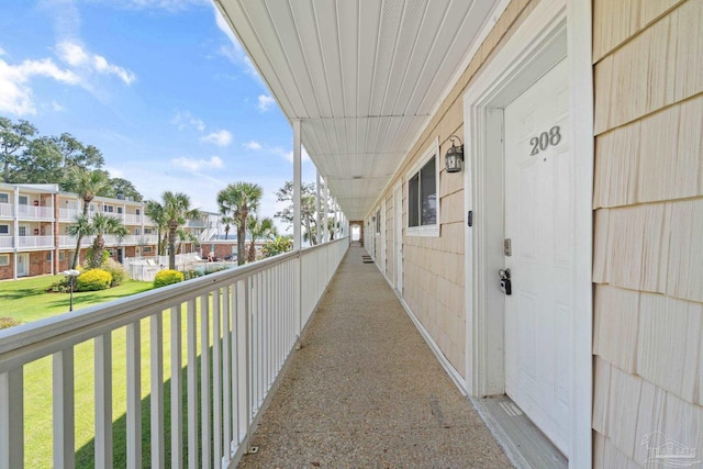 Listing photo 2 for 710 Scenic Hwy Unit 208, Pensacola FL 32503