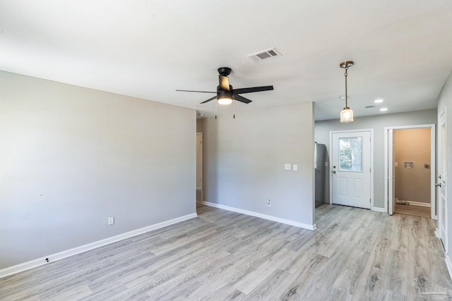 unfurnished room featuring light wood finished floors, baseboards, ceiling fan, and recessed lighting