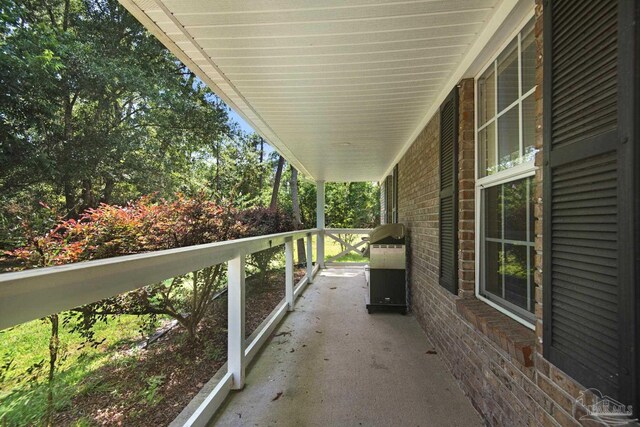 balcony with a grill