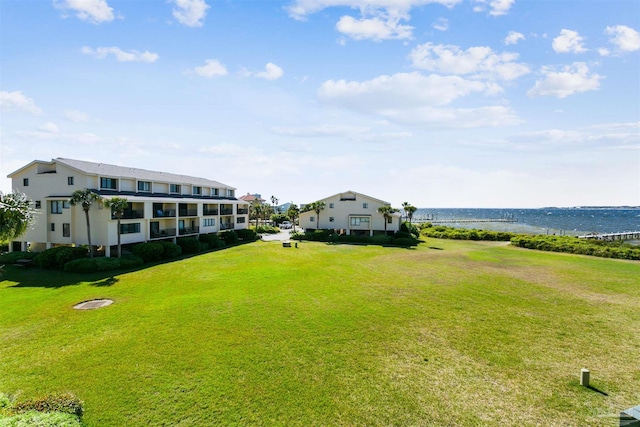 view of yard featuring a water view