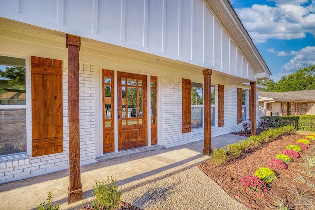 property entrance with a porch