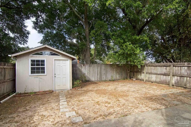 view of yard with a shed