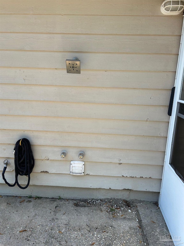 details featuring crawl space