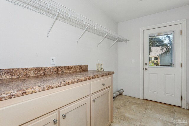 6814 Cedar Lake Dr, Pensacola, FL 32526 - laundry area with cabinet space and washer hookup