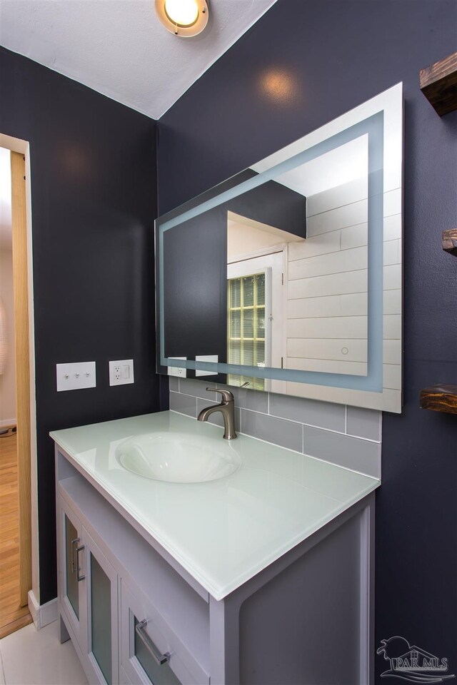 7402 Viewcrest Dr, Pensacola, FL 32504 - bathroom featuring vanity