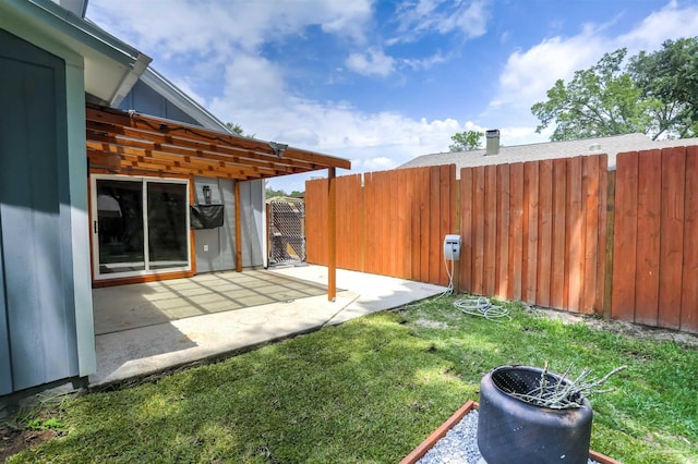 7402 Viewcrest Dr, Pensacola, FL 32504 - view of yard featuring a gate and a patio