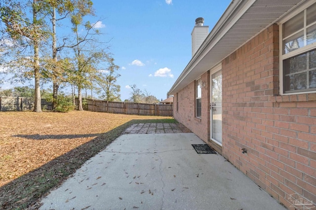 view of yard featuring a patio