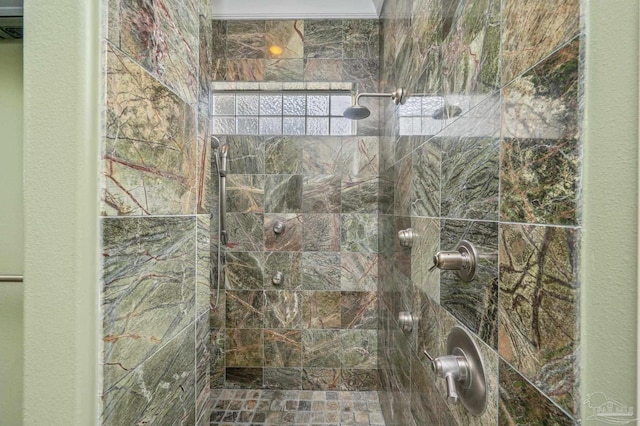 337 Grande Oaks Blvd, Cantonment, FL 32533 - bathroom with a tile shower