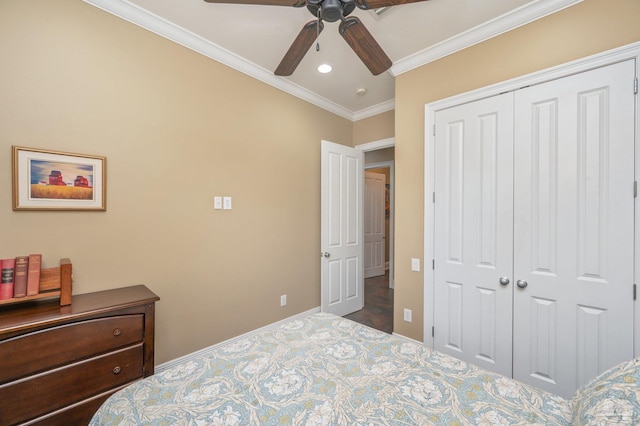 337 Grande Oaks Blvd, Cantonment, FL 32533 - carpeted bedroom featuring a closet, ornamental molding, recessed lighting, ceiling fan, and baseboards