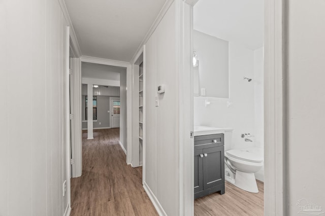 4905 State St, Pensacola, FL 32506 - corridor featuring light wood finished floors and baseboards