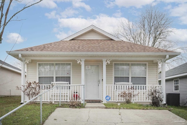 bungalow-style house featuring covered porch