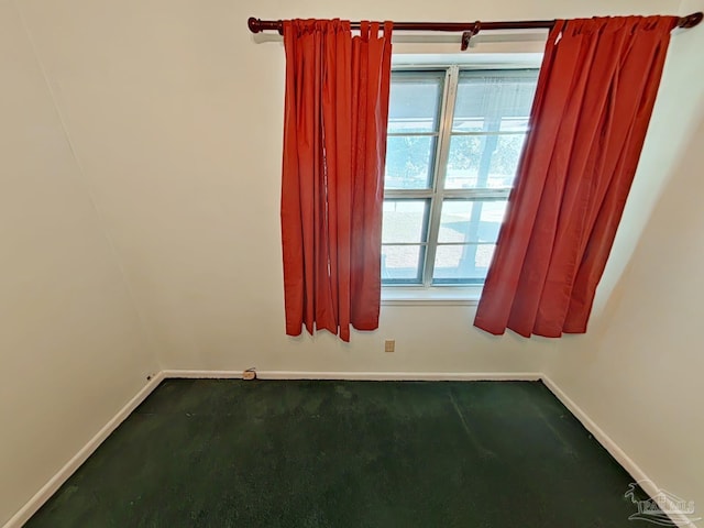 empty room featuring carpet