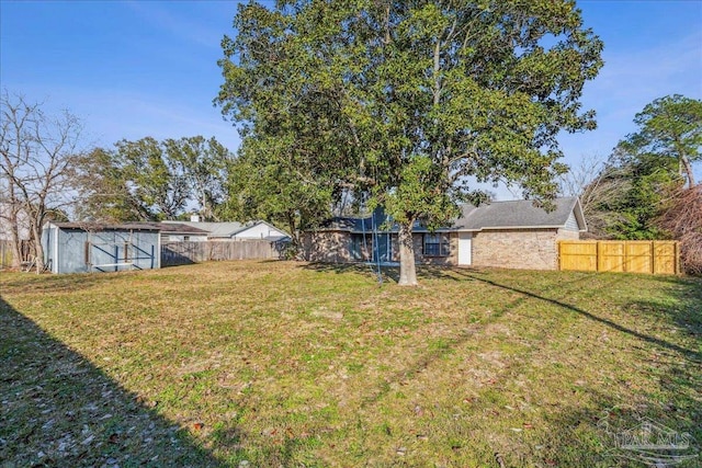 view of yard with a shed