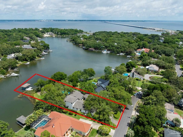 9 N Sunset Blvd, Gulf Breeze, FL 32561 - view of property location with a nearby body of water and property boundaries highlighted