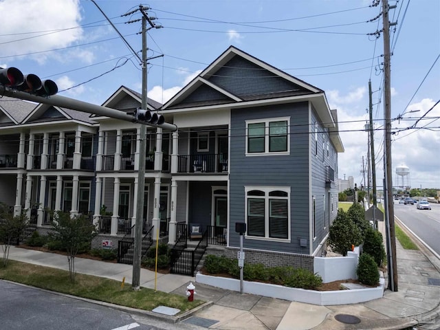 800 N Baylen St, Pensacola, FL 32501 - multi unit property with a balcony and a porch