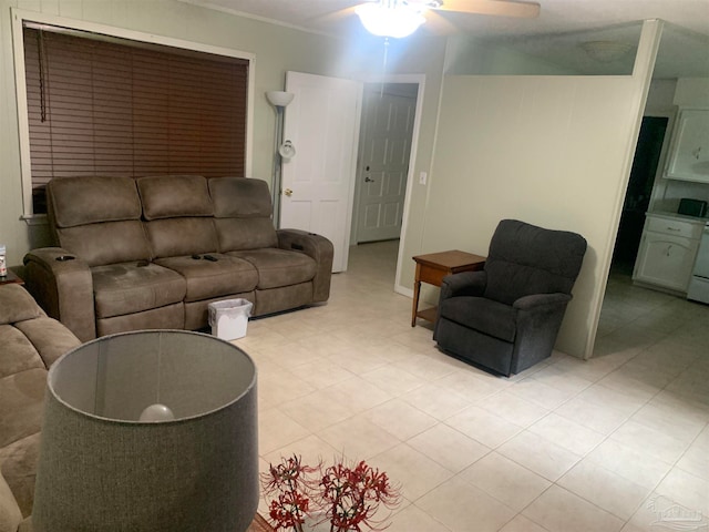 living room featuring ceiling fan