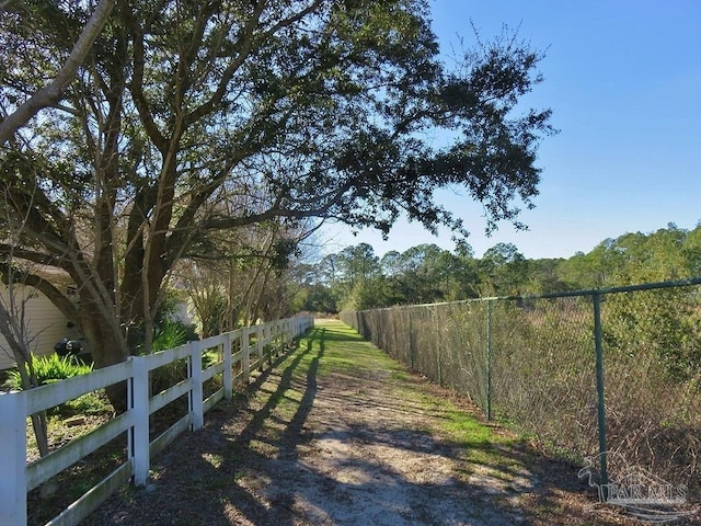 view of yard featuring a rural view