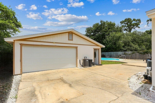 4662 Oakland Dr, Pensacola, FL 32526 - view of detached garage