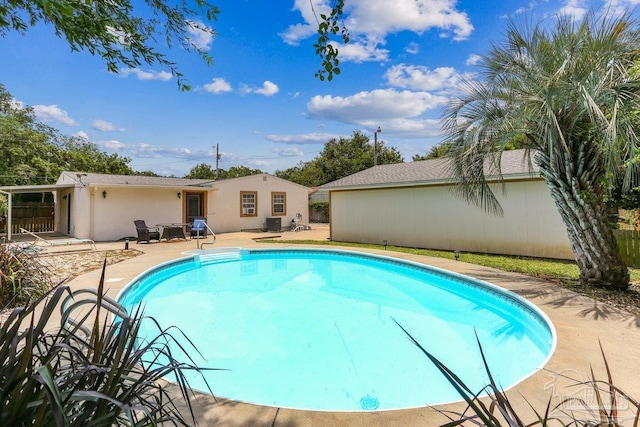 4662 Oakland Dr, Pensacola, FL 32526 - swimming pool featuring a patio