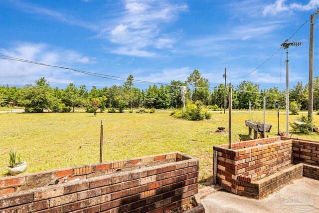10449 Bernice Rd, Milton, FL 32583 - view of green lawn