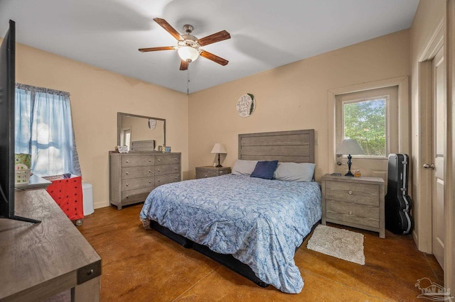 bedroom with a ceiling fan