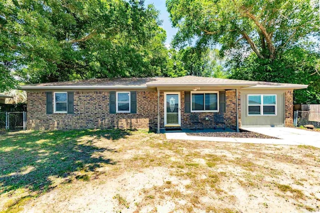 5518 Cyanamid Rd, Milton, FL 32583 - ranch-style house with brick siding